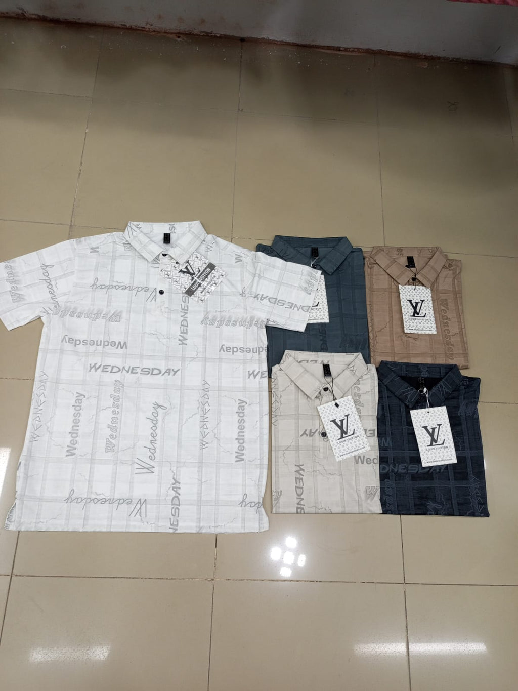 SHORT- SLEEVE CASUAL SHIRT .