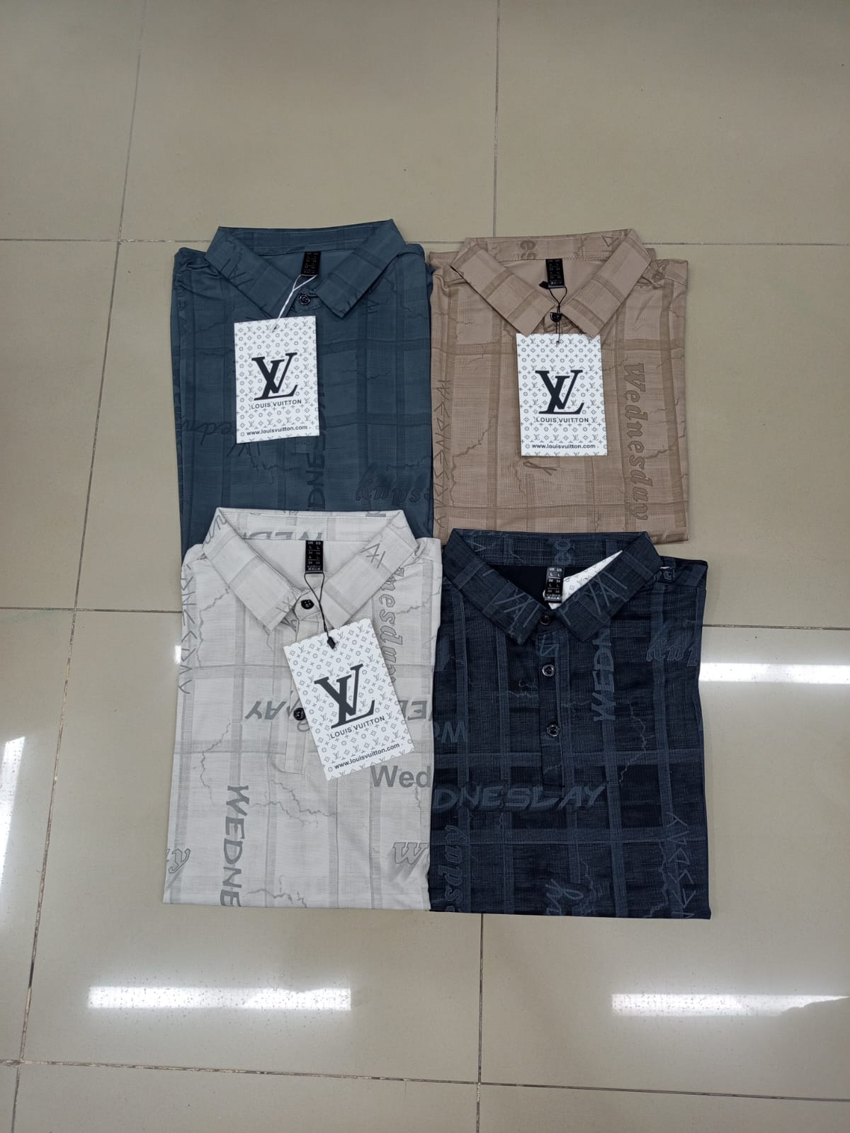 SHORT- SLEEVE CASUAL SHIRT .
