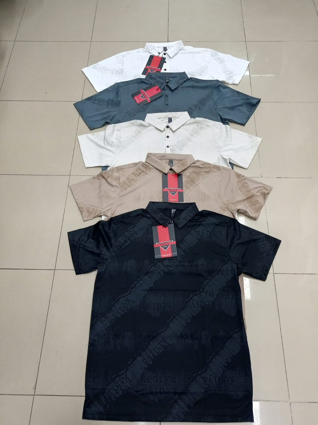 SHORT- SLEEVE CASUAL SHIRT .